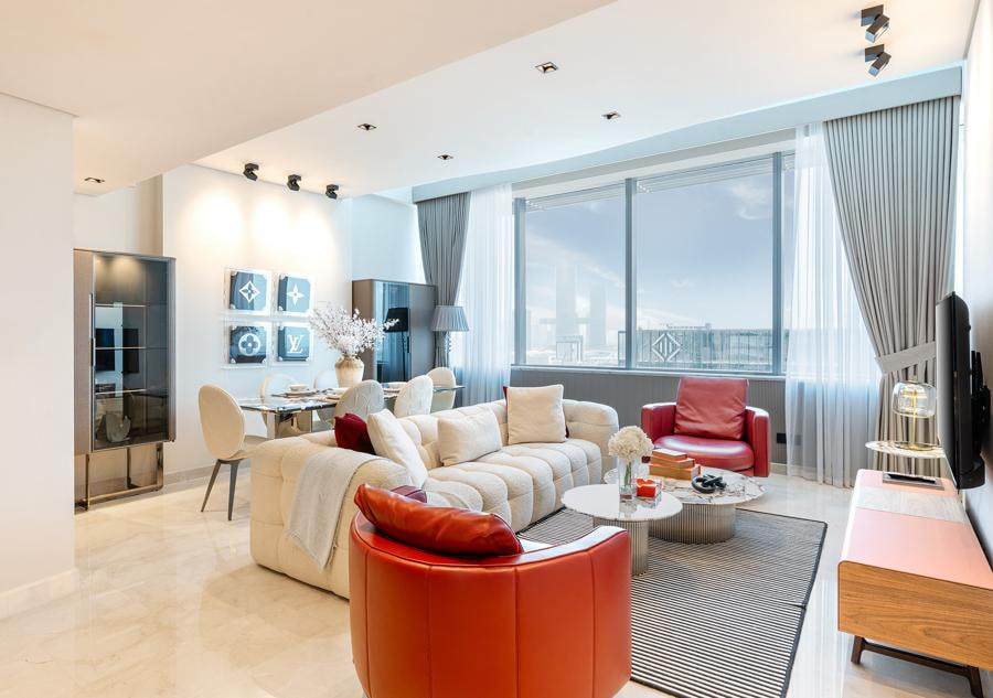 Elegant 1 Bedroom Duplex Apartment in DIFC - Image