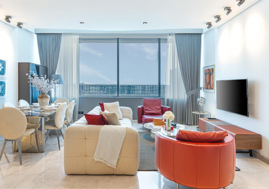 Elegant 1 Bedroom Duplex Apartment in DIFC - Image