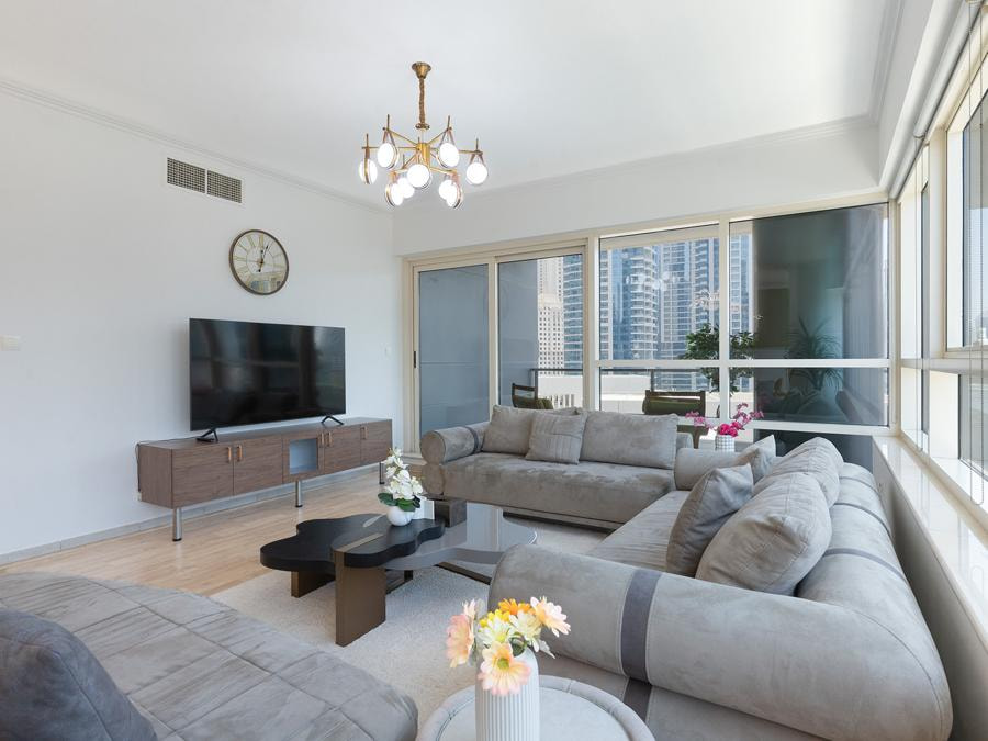 Stunning View - 2 Bedroom Apartment, Marina Quays - Image