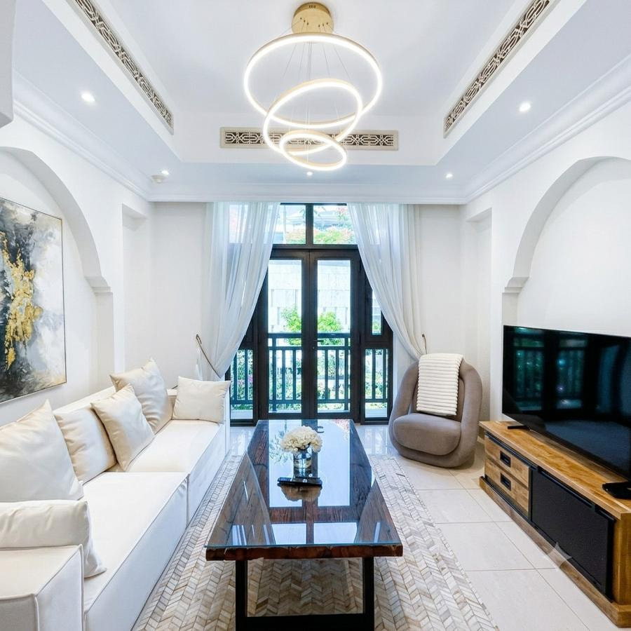 Elegant One Bedroom in Old Town Near Dubai Mall - Image
