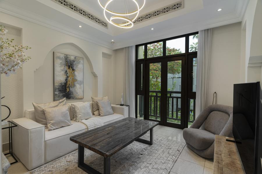 Elegant One Bedroom in Old Town Near Dubai Mall - Image
