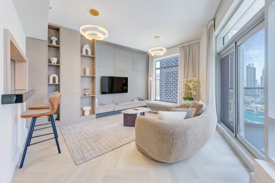 Elegant 2-Bedroom in The Lofts West, Downtown - Image