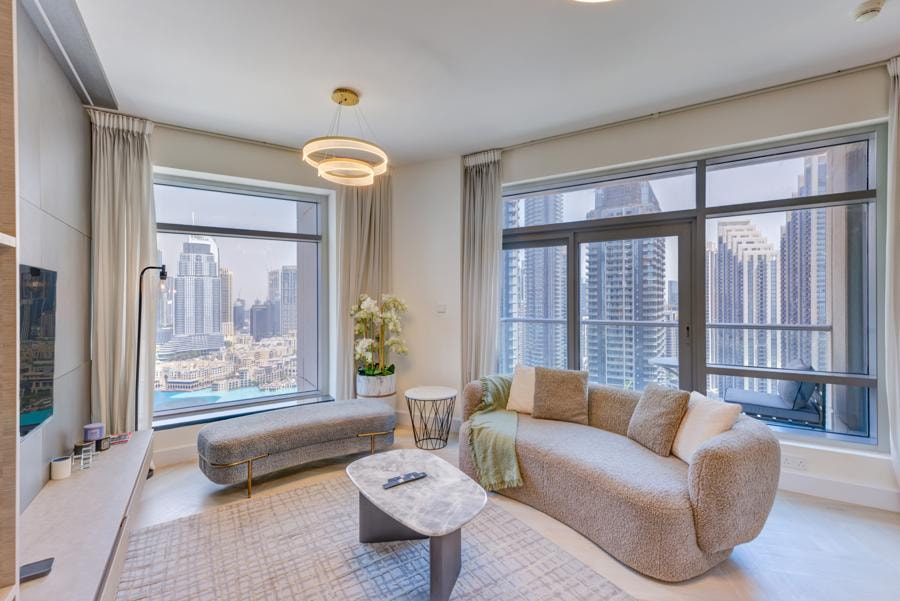 Elegant 2-Bedroom in The Lofts West, Downtown - Image