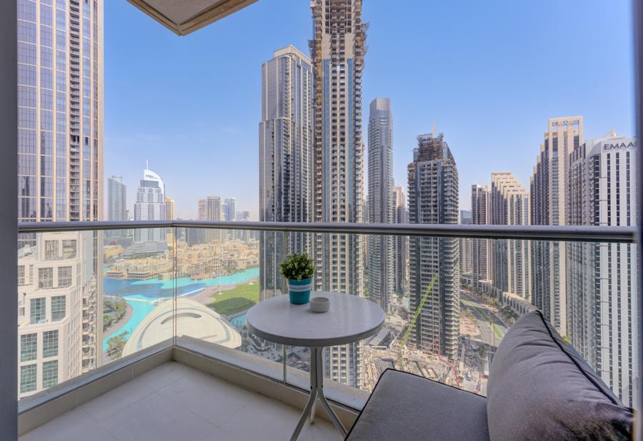 Elegant 2-Bedroom in The Lofts West, Downtown - Image